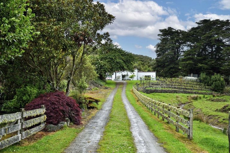 Photo of property in 18 King Street, Motu, Te Karaka, 4092