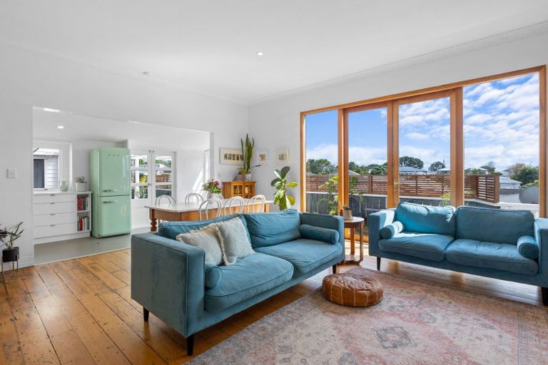 Photo of property in 54 Belt Road, New Plymouth, 4310