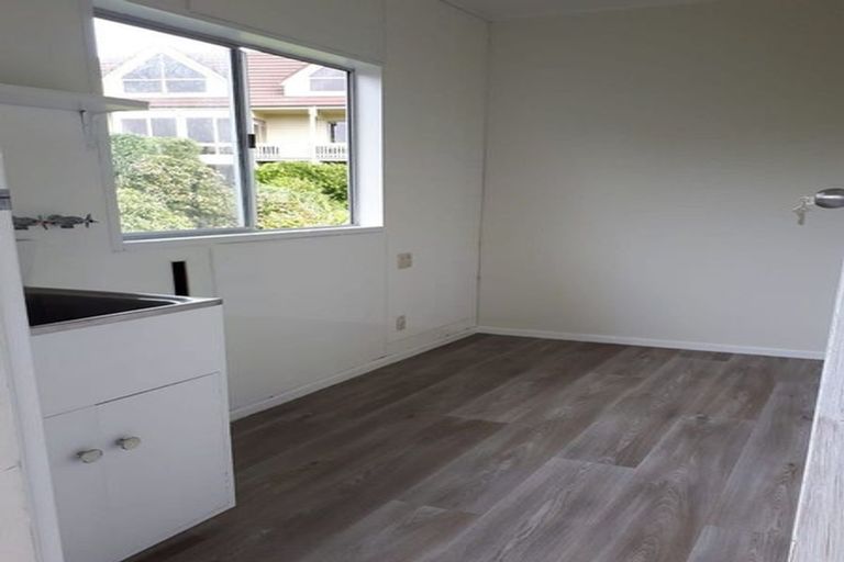 Photo of property in 8 Tahi Road, Paraparaumu Beach, Paraparaumu, 5032
