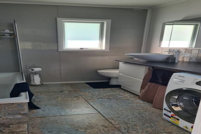 Photo of property in 106 Brandon Street, Featherston, 5710