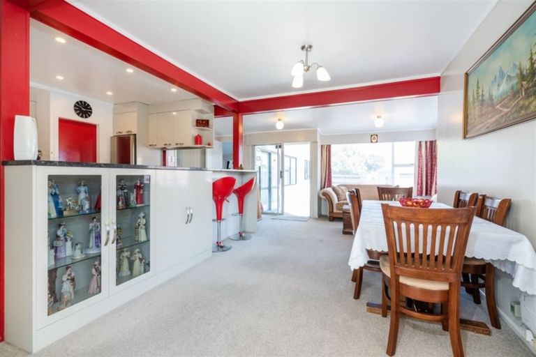Photo of property in 28 Scott Avenue, Mangere Bridge, Auckland, 2022