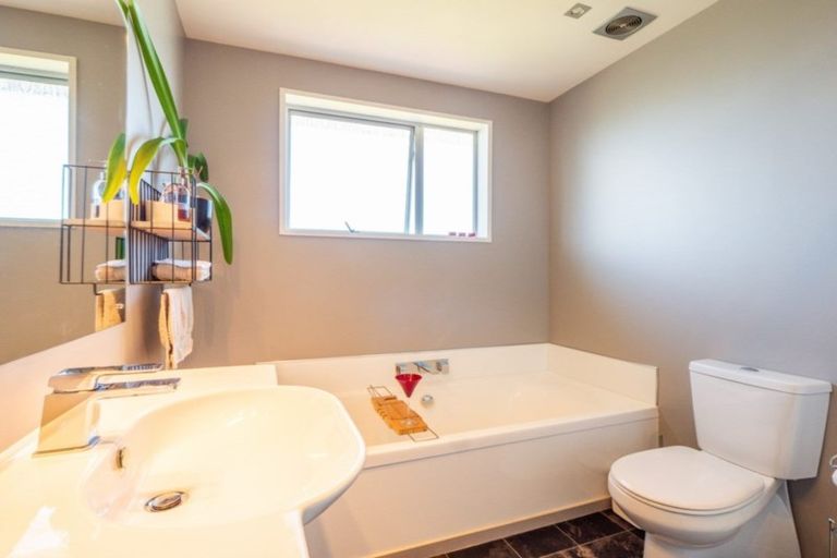 Photo of property in 2 Estuary Crescent, Fairfield, Dunedin, 9018