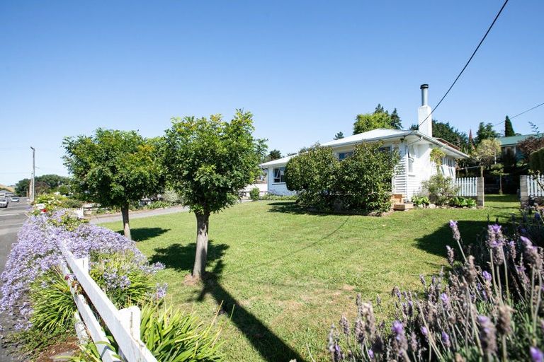 Photo of property in 36 Waverley Street, Waipawa, 4210