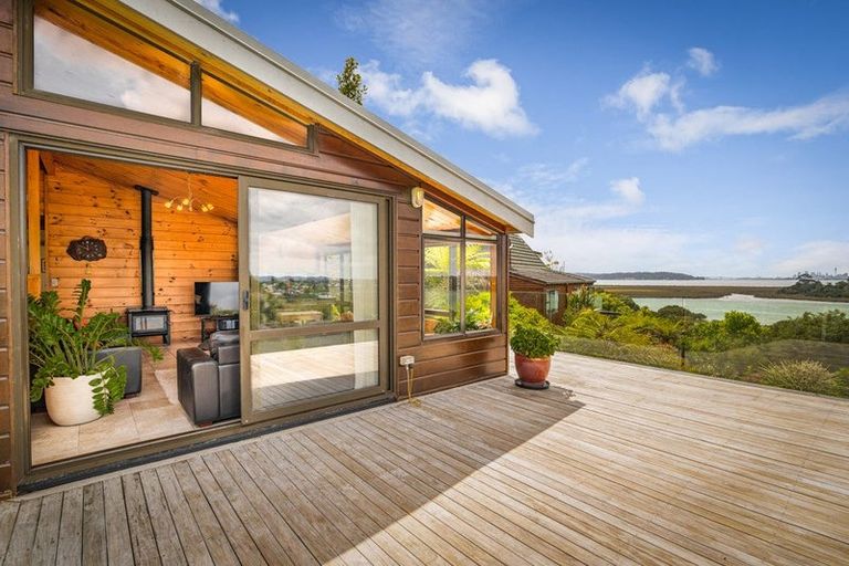 Photo of property in 143 West Harbour Drive, West Harbour, Auckland, 0618