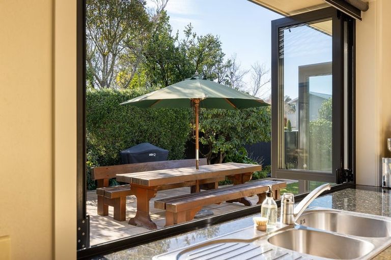 Photo of property in 252 Waimairi Road, Ilam, Christchurch, 8041