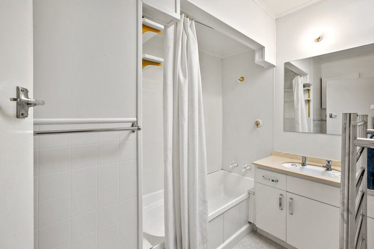 Photo of property in 184c Seaview Road, Westown, New Plymouth, 4310