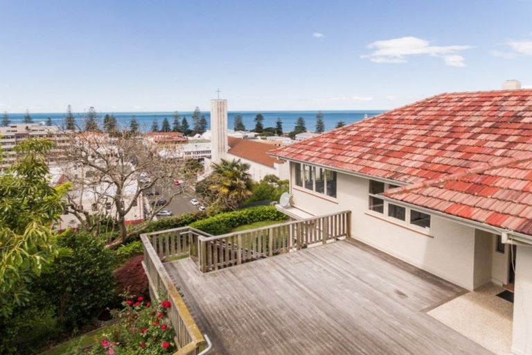 Photo of property in 5 Madeira Road, Bluff Hill, Napier, 4110