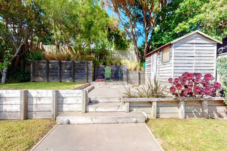 Photo of property in 11 Danube Street, Island Bay, Wellington, 6023