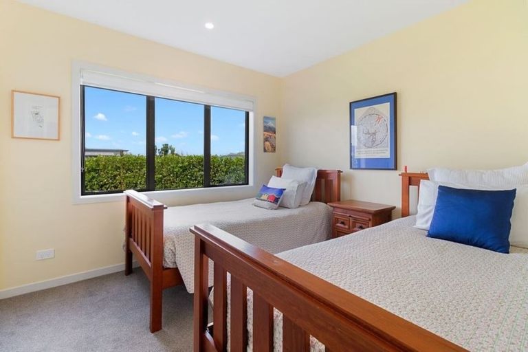 Photo of property in 12 Roseberry Place, Whitianga, 3510