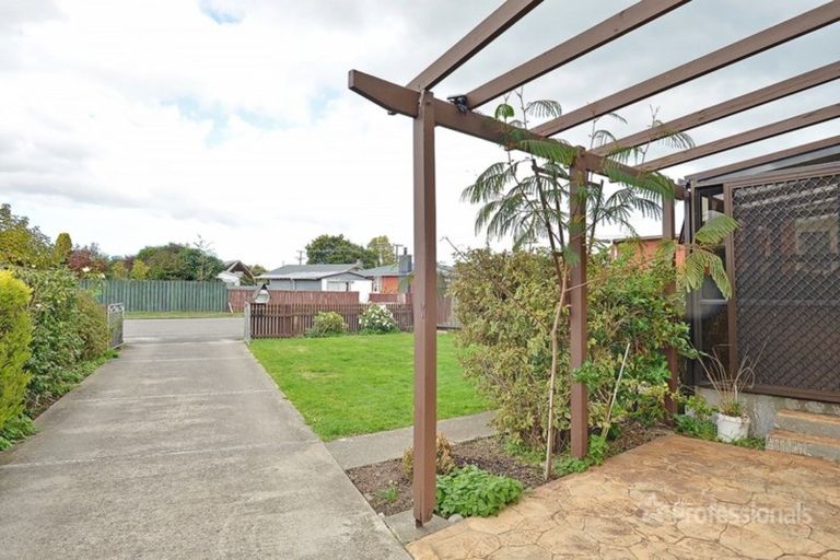 Photo of property in 1 Lowes Place, Solway, Masterton, 5810