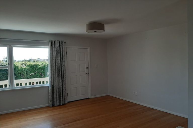 Photo of property in 2/48a Northboro Road, Belmont, Auckland, 0622