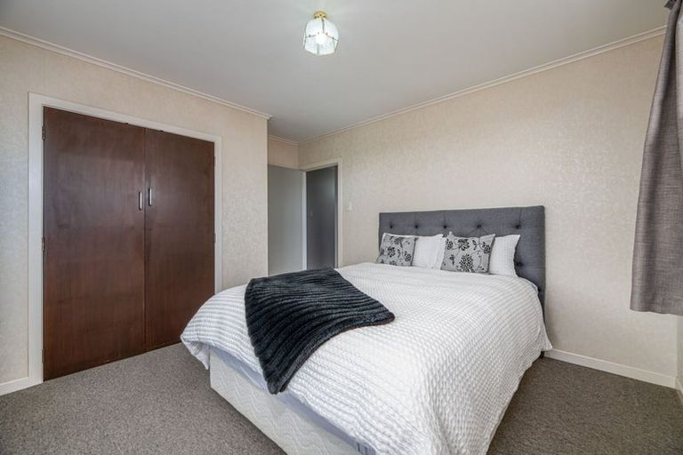 Photo of property in 4 Christina Avenue, Te Atatu South, Auckland, 0602