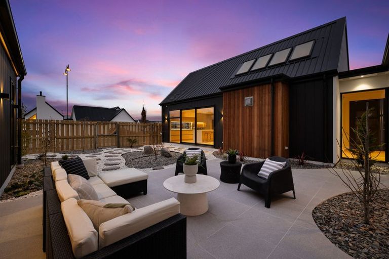 Photo of property in 2 Alan James Lane, Prebbleton, 7604