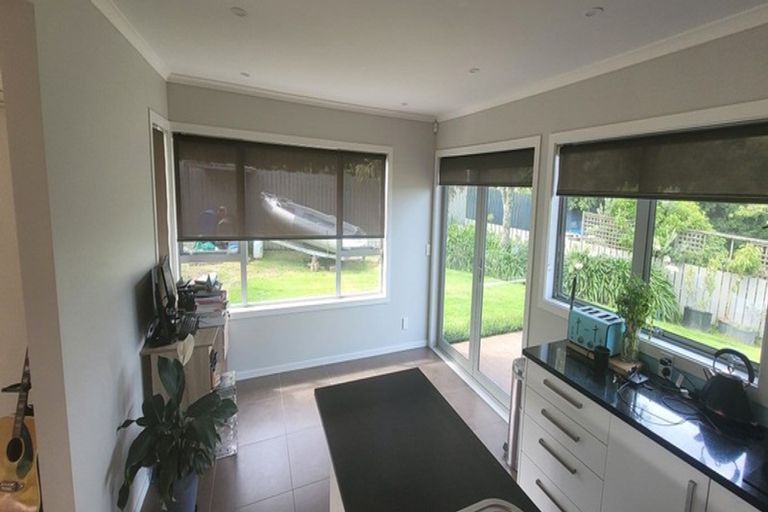 Photo of property in 35 Motukaraka Point, Pauatahanui, Porirua, 5381