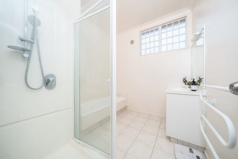 Photo of property in 4 Amesbury Drive, Churton Park, Wellington, 6037