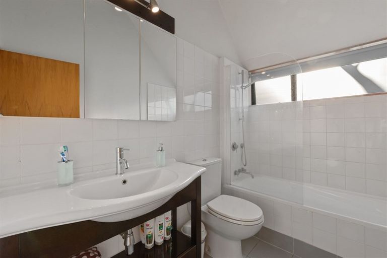 Photo of property in 1/18 Rossmore Terrace, Murrays Bay, Auckland, 0630