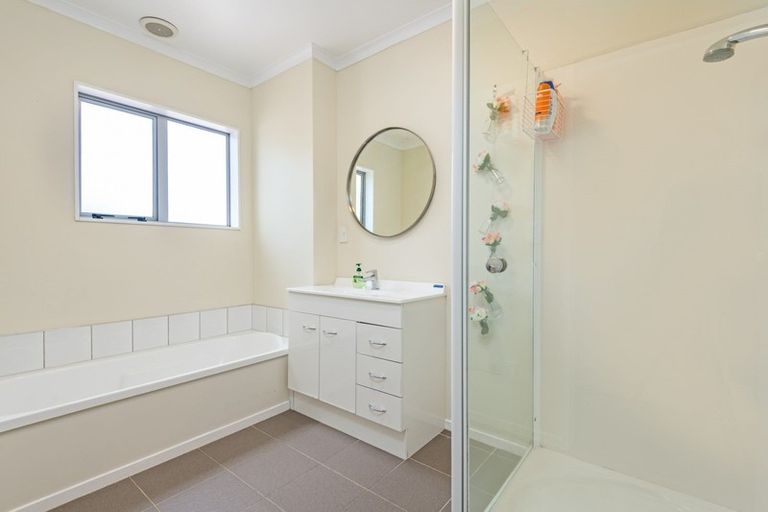 Photo of property in 37 County Heights Drive, Aokautere, Palmerston North, 4471