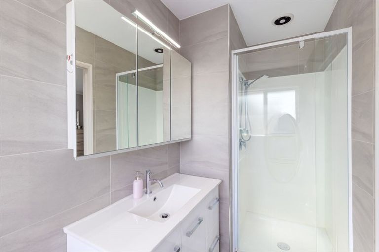 Photo of property in 19 Blighs Road, Strowan, Christchurch, 8052