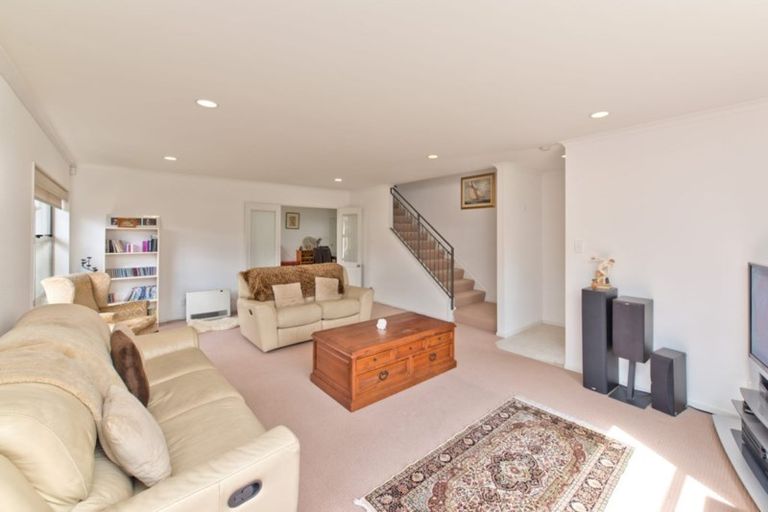 Photo of property in 16 Lake Drive, Karaka, Papakura, 2113