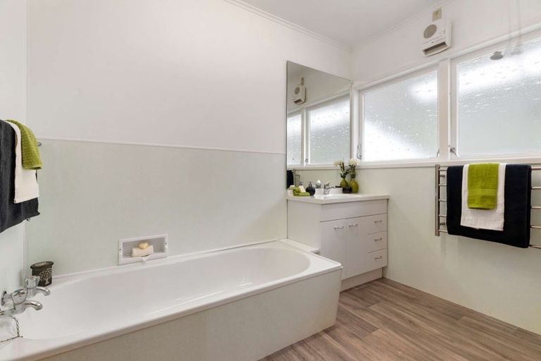 Photo of property in 10 Kaiwaka Road, Waiuku, 2123