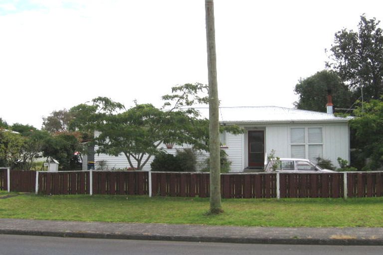 Photo of property in 24 Tramway Road, Beach Haven, Auckland, 0626