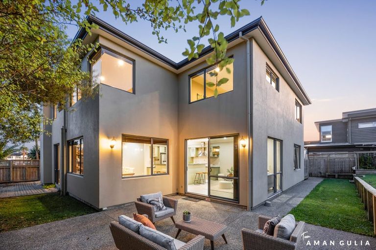 Photo of property in 8 Waikura Drive, Te Atatu Peninsula, Auckland, 0610