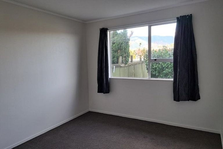 Photo of property in 7b Utah Grove, Totara Park, Upper Hutt, 5018