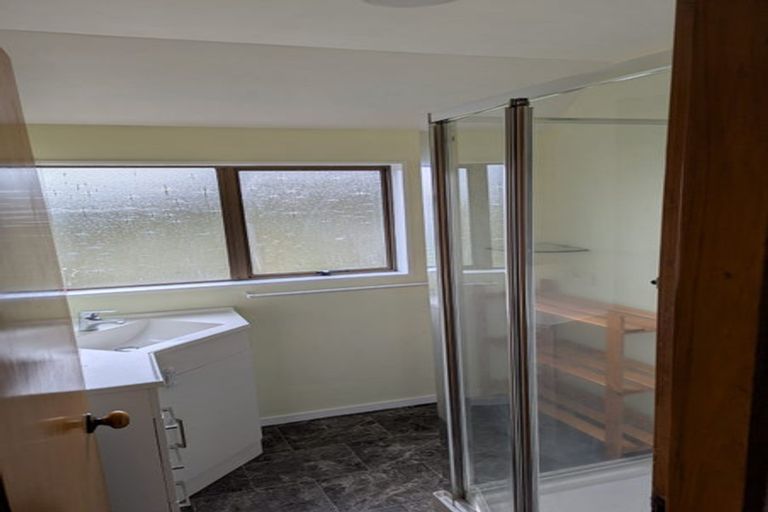 Photo of property in 14 Taungata Road, York Bay, Lower Hutt, 5013