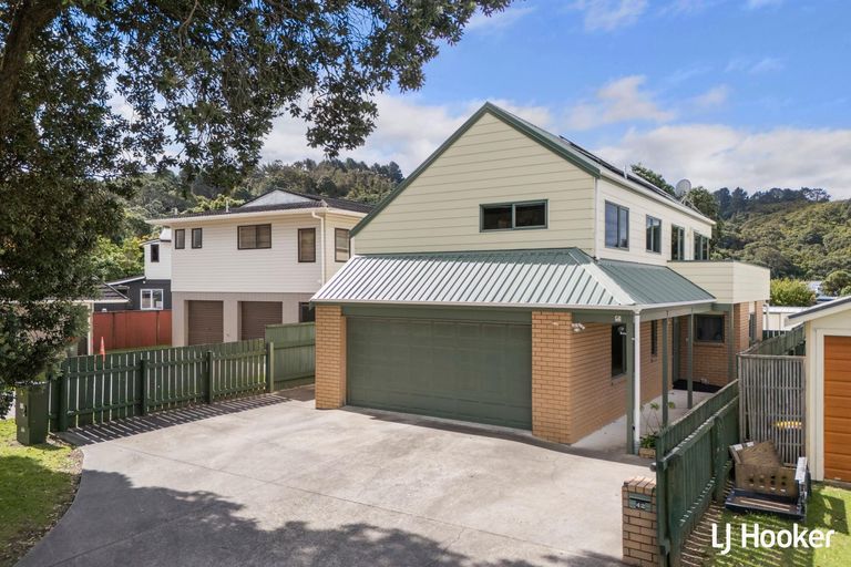 Photo of property in 42 Ocean View Road, Waihi Beach, 3611