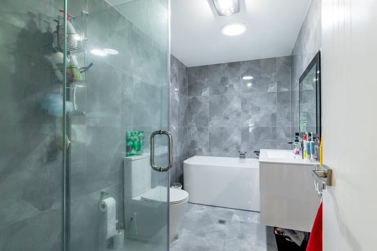 Photo of property in 10/66 Clayburn Road, Glen Eden, Auckland, 0602