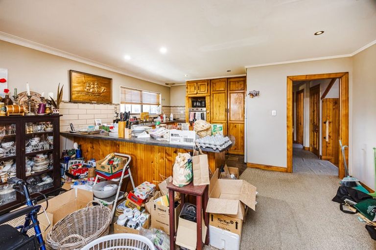 Photo of property in 9 Samara Place, Clendon Park, Auckland, 2103