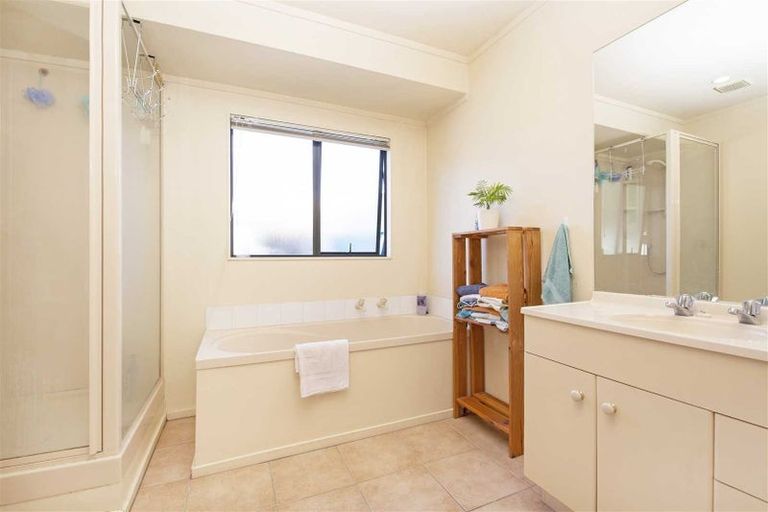 Photo of property in 1/45a Northboro Road, Belmont, Auckland, 0622