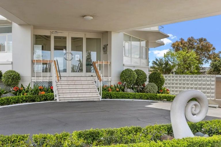 Photo of property in 2/90 Kitchener Road, Milford, Auckland, 0620