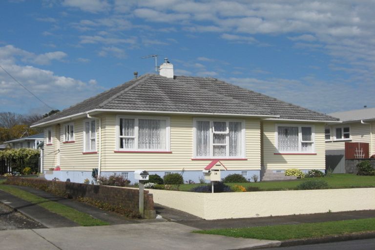 Photo of property in 14 Trafalgar Street, Westown, New Plymouth, 4310