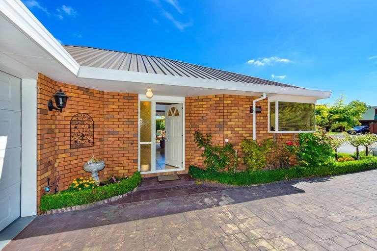 Photo of property in 5 Patricia Place, Harewood, Christchurch, 8051