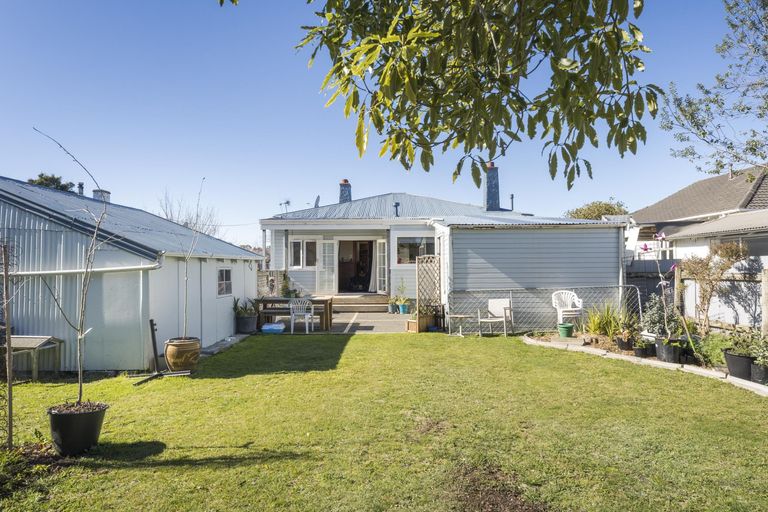 Photo of property in 18 Bryant Street, Takaro, Palmerston North, 4412