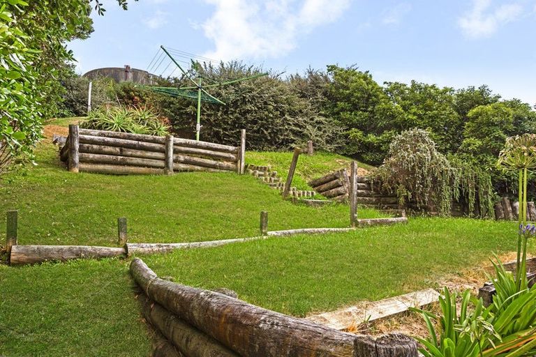 Photo of property in 4 Karoro Place, Paremata, Porirua, 5024