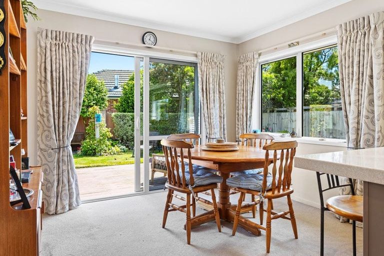 Photo of property in 21 Bideford Place, Dallington, Christchurch, 8061