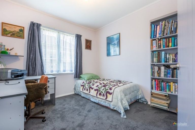 Photo of property in 33 Fairfield Avenue, Fairfield, Lower Hutt, 5011