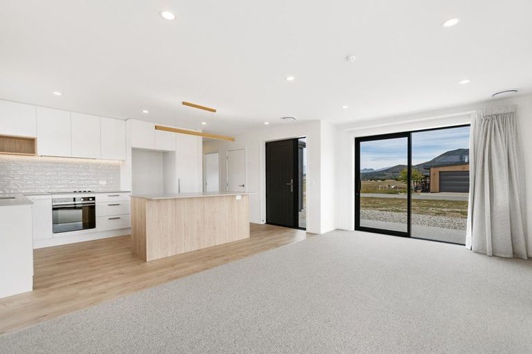 Photo of property in 159 Burdon Loop, Lake Hawea, 9382