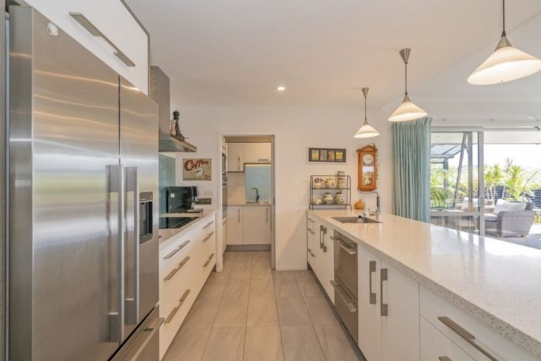 Photo of property in 20 Roseberry Place, Whitianga, 3510