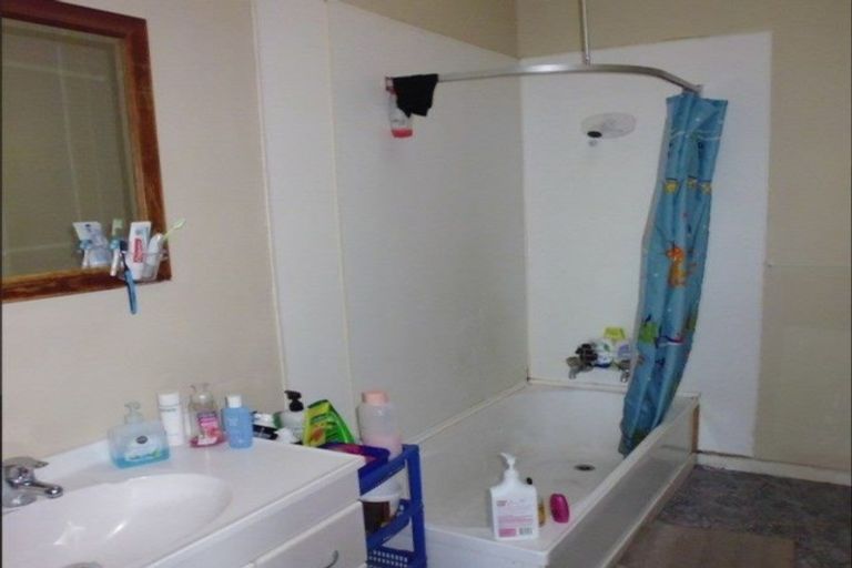 Photo of property in Residential Flat, 2 Carlyle Street, North East Valley, Dunedin, 9010