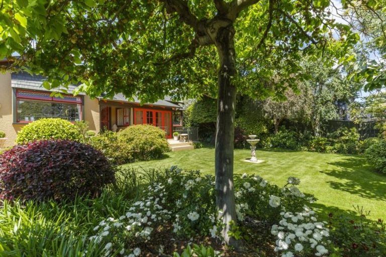 Photo of property in 302 Park Road, Hokowhitu, Palmerston North, 4410