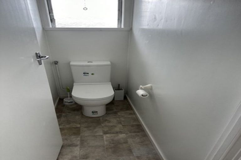 Photo of property in 3/2 Tobruk Crescent, Milford, Auckland, 0620