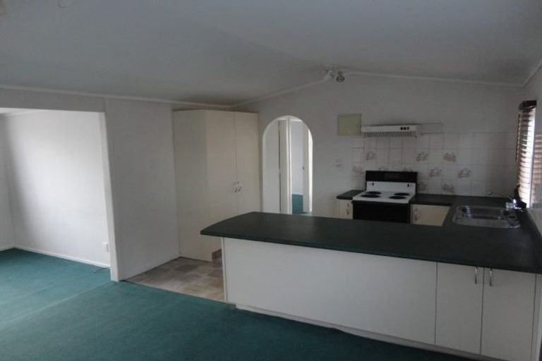 Photo of property in 19 Archibald Road, Kelston, Auckland, 0602