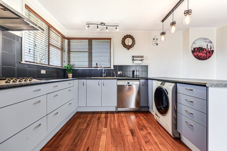 Photo of property in 100 Heath Street, St Andrews, Hamilton, 3200