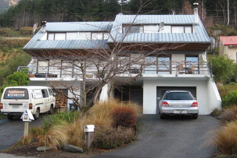 Photo of property in 8a Sainsbury Road, Fernhill, Queenstown, 9300