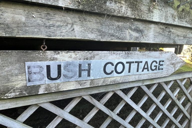 Photo of property in 325 Grays Road, Pauatahanui, Porirua, 5381