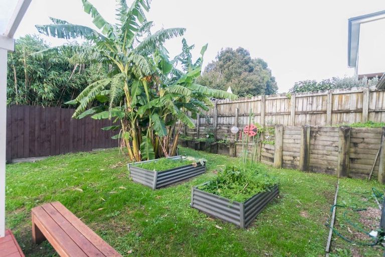 Photo of property in 9a Netherlands Avenue, Kelston, Auckland, 0602