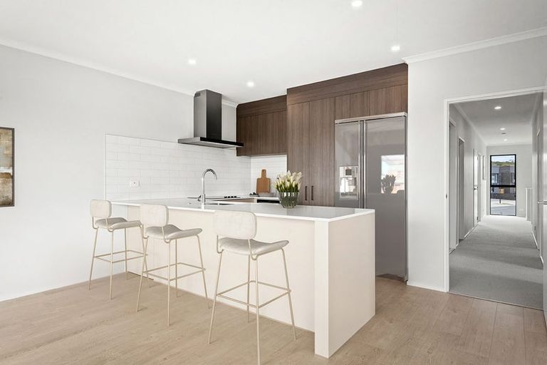 Photo of property in 4/1 Parapara Place, Albany, 0632